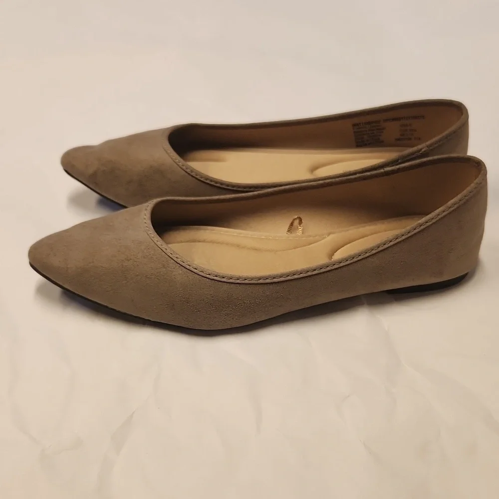 Time and Tru Shoes Womens Size 8 flats light brown Pointe Toe